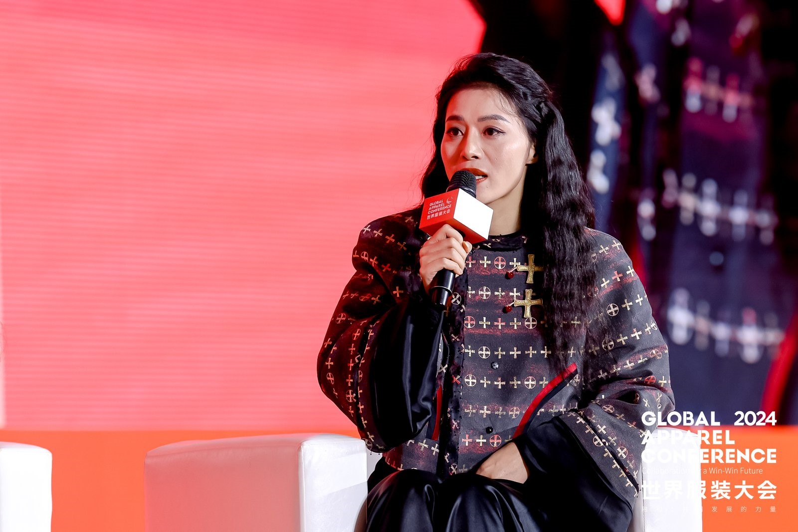 &ldquo;融和&rdquo;20個(gè)國(guó)家和地區(qū)服裝精英，2024世界服裝大會(huì)在東莞虎門(mén)開(kāi)幕