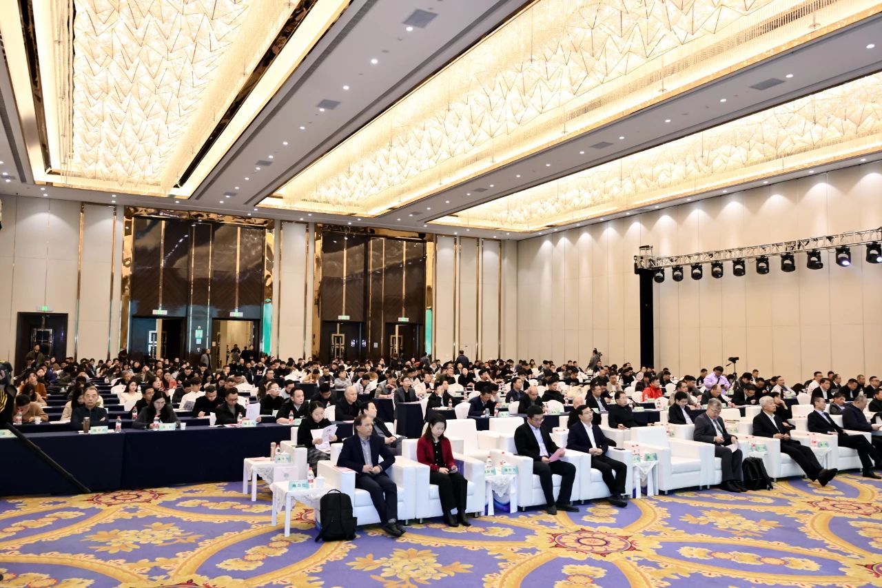 &ldquo;數(shù)實(shí)融合  織造未來&rdquo;--第一屆中國(guó)紡織行業(yè)數(shù)字化轉(zhuǎn)型大會(huì)在紹興柯橋舉行