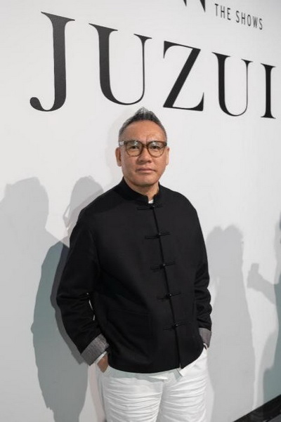 &ldquo;Tao式東方美&rdquo;--玖姿JUZUI創(chuàng)意總監(jiān)王陶Taoray Wang25秋冬絢爛創(chuàng)意掀起紐約時裝周&ldquo;新中式浪潮&rdquo;