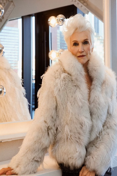  攜手玖姿JUZUI創(chuàng)意總監(jiān)王陶Taoray Wang 老錢皮草紐約時(shí)裝周成新貴