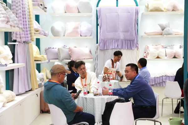 識(shí)變應(yīng)變 拓展外貿(mào)新空間！第33屆華東進(jìn)出口商品交易會(huì)盛大開幕