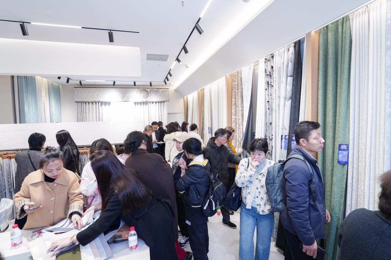 智造織就未來，錦韻潮動(dòng)全球！2025海寧春季家博會(huì)今日啟幕