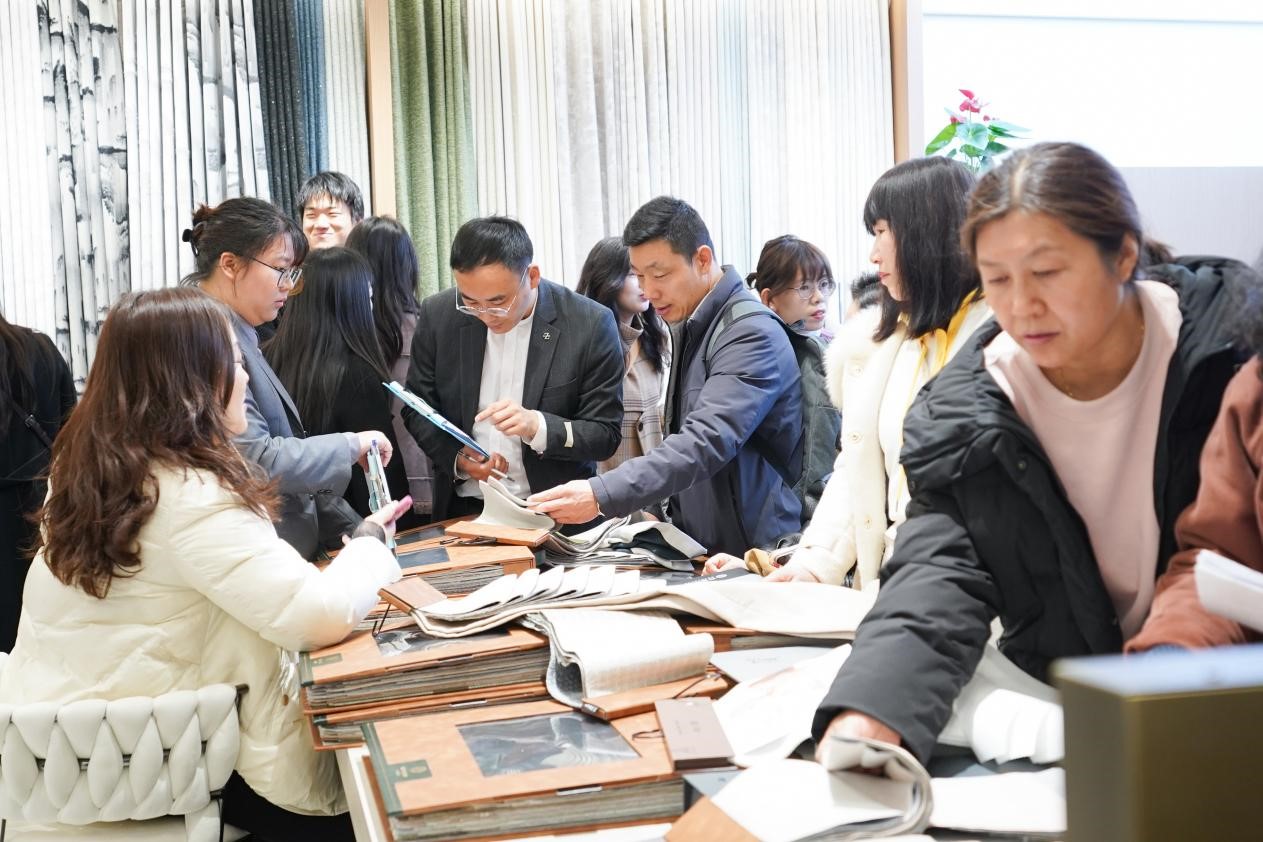 智造織就未來，錦韻潮動(dòng)全球！2025海寧春季家博會(huì)今日啟幕