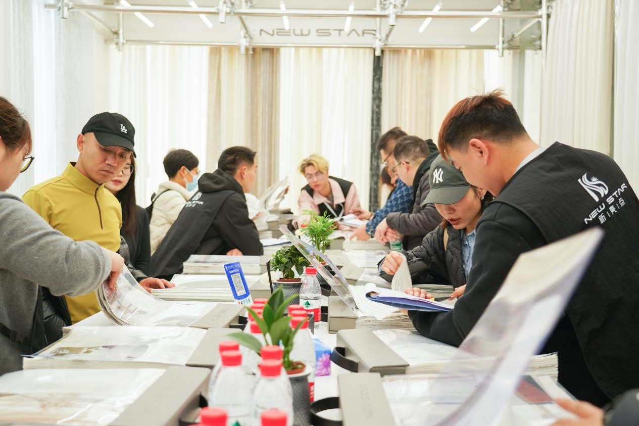 智造織就未來，錦韻潮動(dòng)全球！2025海寧春季家博會(huì)今日啟幕