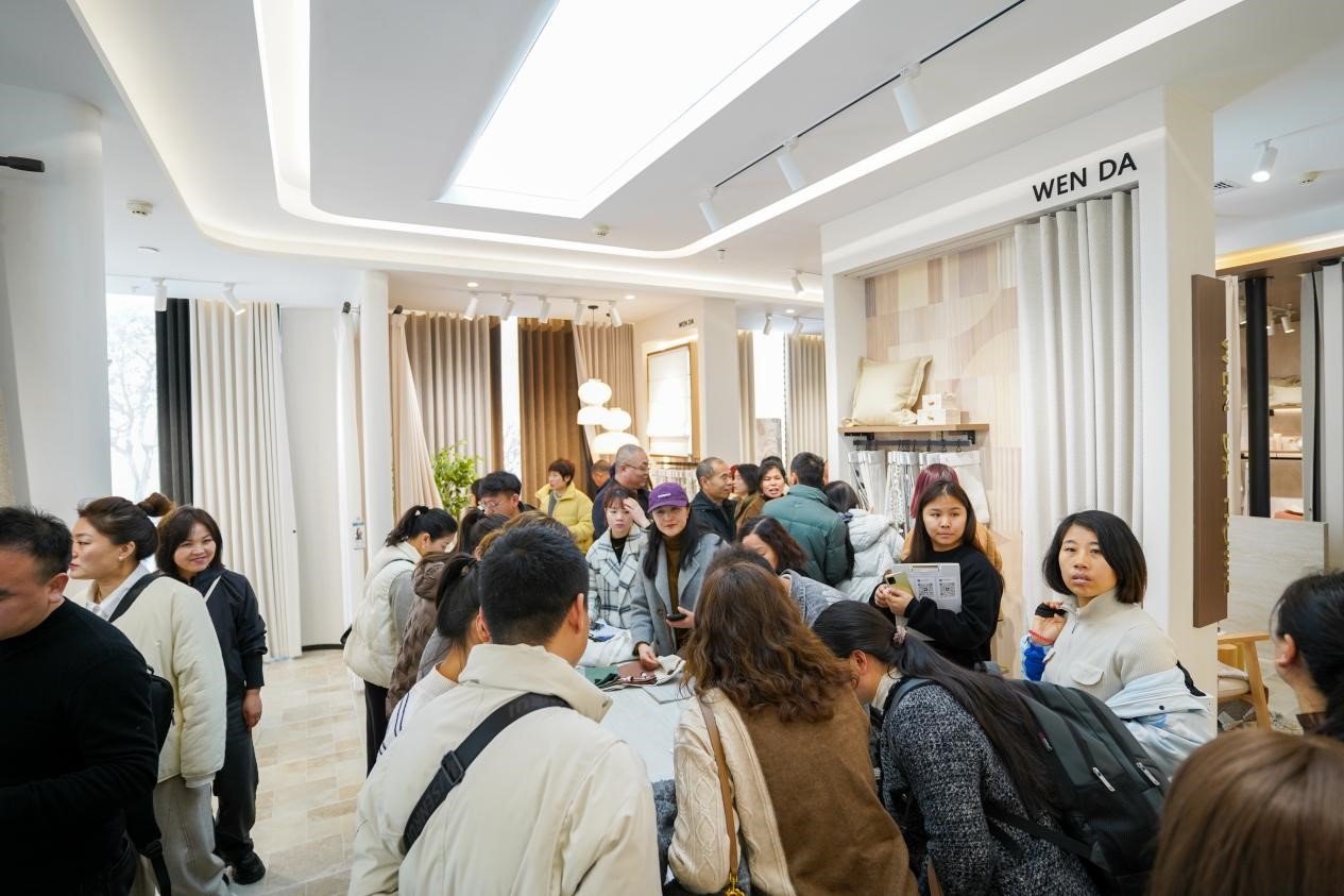 智造織就未來，錦韻潮動(dòng)全球！2025海寧春季家博會(huì)今日啟幕