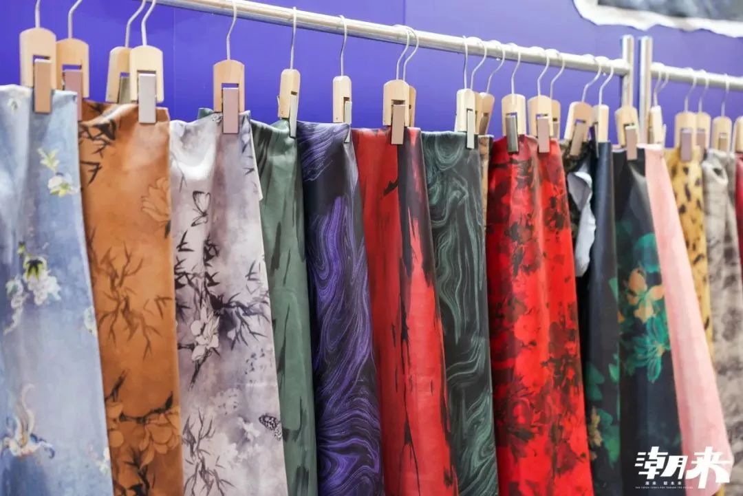 向&ldquo;心&rdquo;而生 逐&ldquo;質(zhì)&rdquo;而行 2025海寧中國國際皮革毛皮時裝面輔料展盛大開幕