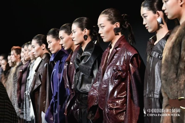 胡瑩瑩的精神內(nèi)核&ldquo;ARTEMIS&middot;自由悅己&rdquo;  設(shè)計(jì)師品牌Y2FREEDOM秋冬系列北京綻放