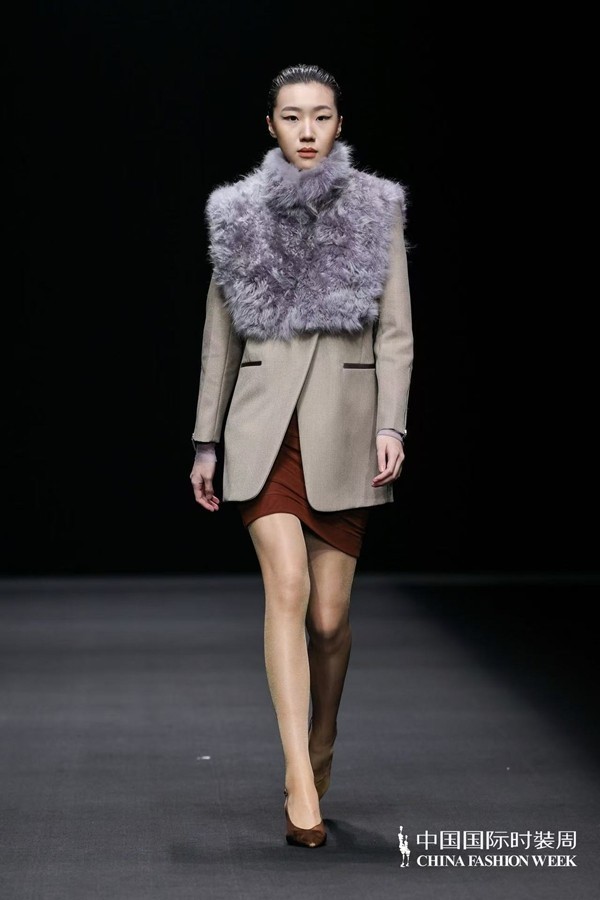 胡瑩瑩的精神內(nèi)核&ldquo;ARTEMIS&middot;自由悅己&rdquo;  設(shè)計(jì)師品牌Y2FREEDOM秋冬系列北京綻放