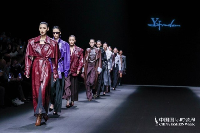 胡瑩瑩的精神內(nèi)核&ldquo;ARTEMIS&middot;自由悅己&rdquo;  設(shè)計(jì)師品牌Y2FREEDOM秋冬系列北京綻放