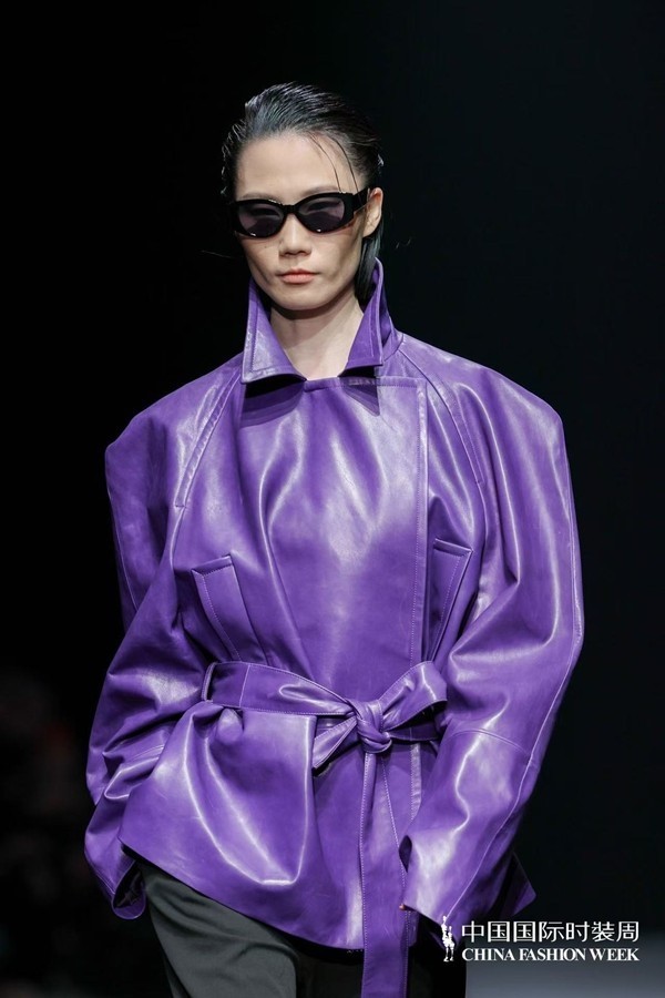 胡瑩瑩的精神內(nèi)核&ldquo;ARTEMIS&middot;自由悅己&rdquo;  設(shè)計(jì)師品牌Y2FREEDOM秋冬系列北京綻放