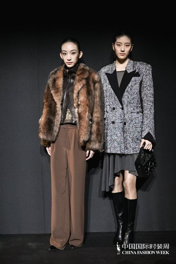 胡瑩瑩的精神內(nèi)核&ldquo;ARTEMIS&middot;自由悅己&rdquo;  設(shè)計(jì)師品牌Y2FREEDOM秋冬系列北京綻放