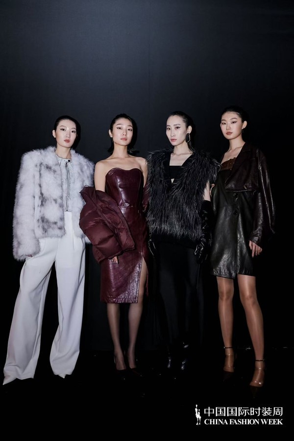 胡瑩瑩的精神內(nèi)核&ldquo;ARTEMIS&middot;自由悅己&rdquo;  設(shè)計(jì)師品牌Y2FREEDOM秋冬系列北京綻放