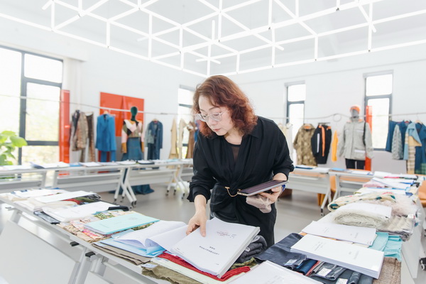 挖掘創(chuàng)新人才，激發(fā)產(chǎn)業(yè)活力！&ldquo;第十屆（2025年）十佳紡織面料設(shè)計(jì)師及培養(yǎng)先進(jìn)單位評(píng)選&rdquo;評(píng)審會(huì)于柯橋舉行