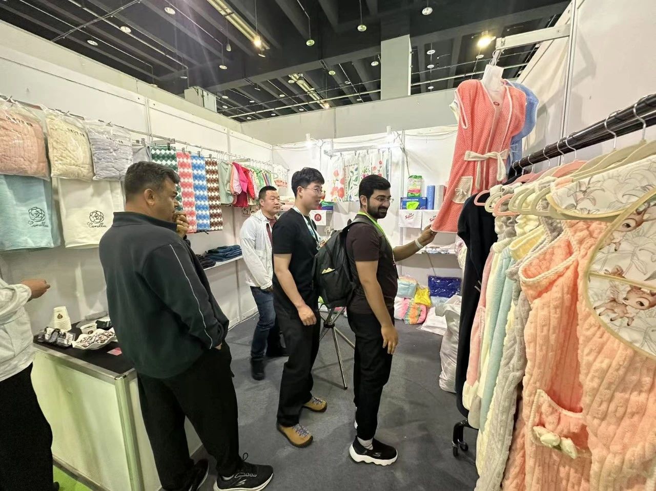 7家石家莊紡企組團(tuán)參加2025中國（義烏）國際針織供應(yīng)鏈博覽會(huì)