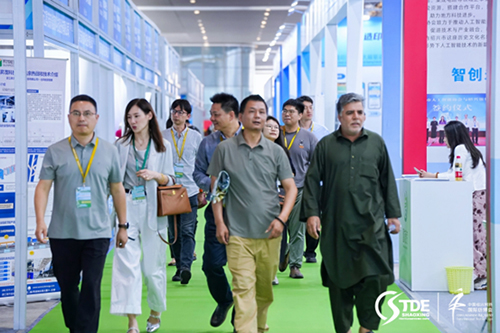 智能印染，解鎖"綠色密碼"！首屆中國(guó)浙江紡織印染產(chǎn)業(yè)技術(shù)與設(shè)備展在紹興開幕