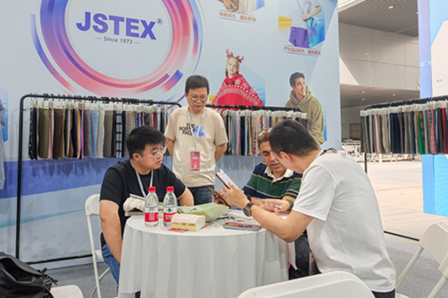  智能印染，解鎖"綠色密碼"！首屆中國(guó)浙江紡織印染產(chǎn)業(yè)技術(shù)與設(shè)備展在紹興開幕