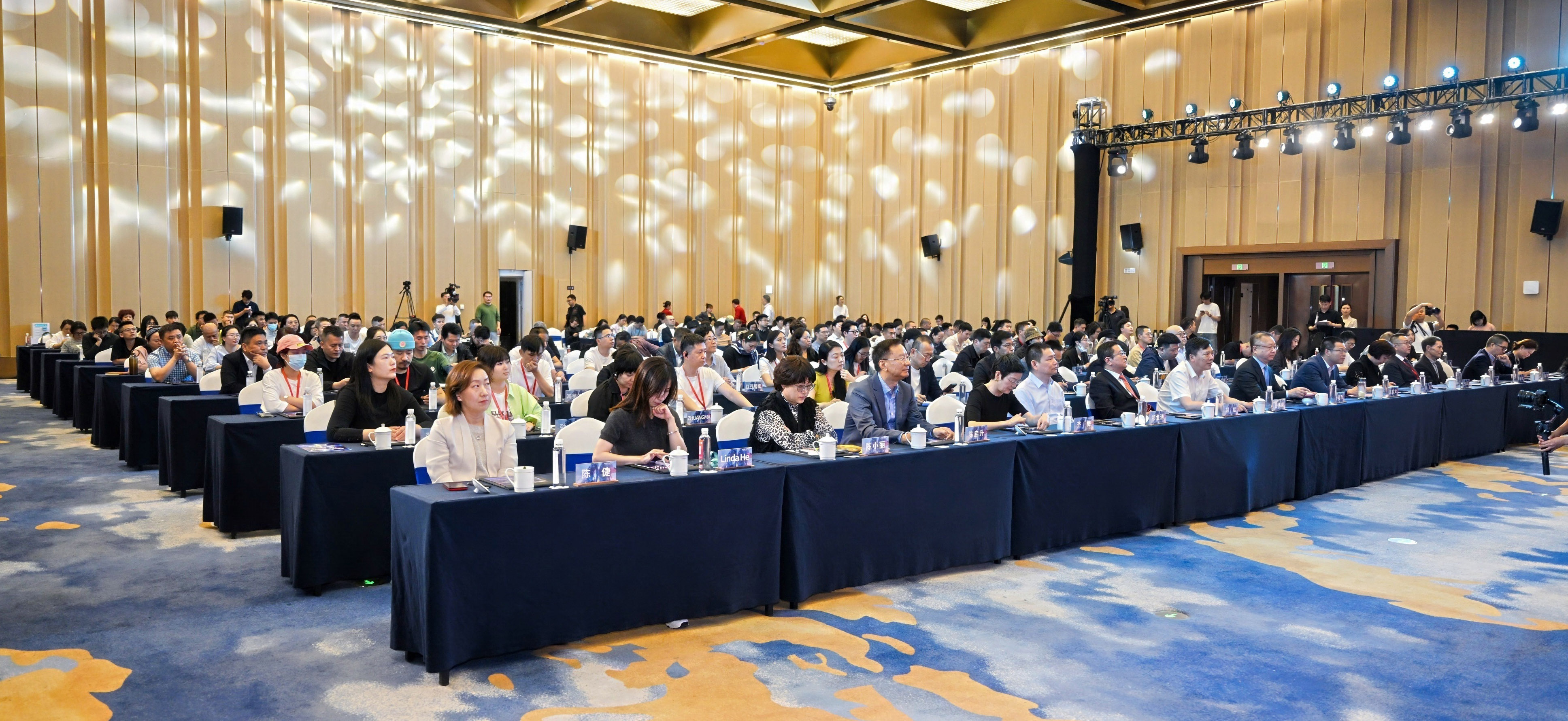 內(nèi)外兼修，柯橋這場(chǎng)活動(dòng)描繪中國(guó)紡織品牌的創(chuàng)新發(fā)展路徑