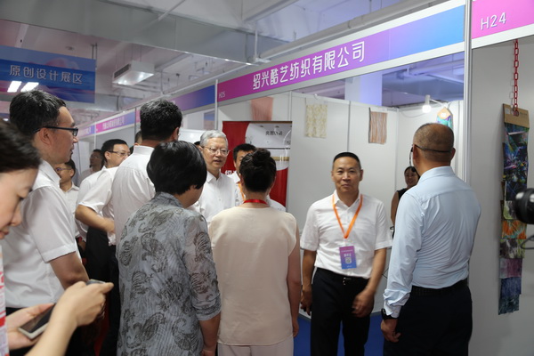  中華紡織網(wǎng)面輔料展區(qū)成功舉辦推介會(huì)，新材料、新工藝 助力興城泳裝產(chǎn)業(yè)升級(jí)