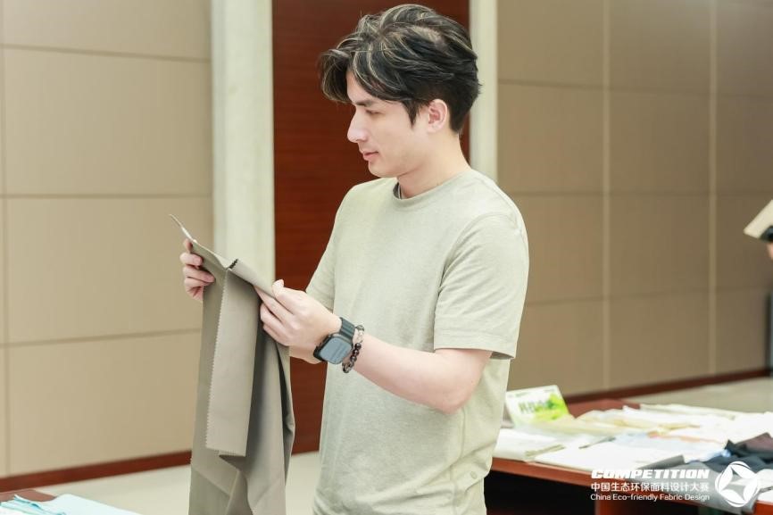 2800款面料&ldquo;綠動時尚&rdquo;，2025第八屆中國生態(tài)環(huán)保面料設(shè)計大賽評審會在盛澤舉辦！