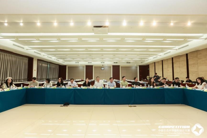 2800款面料&ldquo;綠動時尚&rdquo;，2025第八屆中國生態(tài)環(huán)保面料設(shè)計大賽評審會在盛澤舉辦！