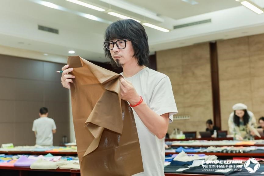 2800款面料&ldquo;綠動時尚&rdquo;，2025第八屆中國生態(tài)環(huán)保面料設(shè)計大賽評審會在盛澤舉辦！