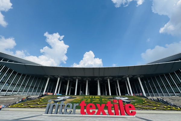 40余家石家莊紡服企業(yè)齊聚滬上，成為中紡聯(lián)秋季聯(lián)展上靚麗的風景線