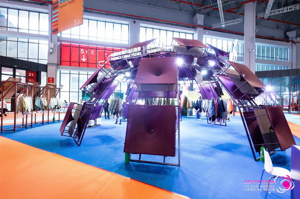 8700余款面料創(chuàng)新面料角逐46項(xiàng)大獎(jiǎng)！2025中國(guó)國(guó)際面料設(shè)計(jì)大賽頒獎(jiǎng)典禮在滬舉辦