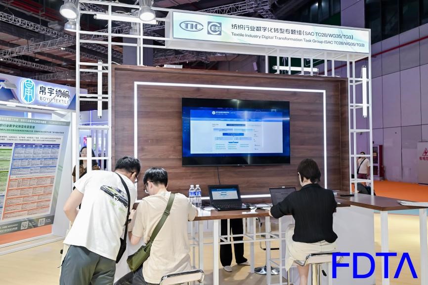 從數(shù)據(jù)決策到虛擬織布，數(shù)字時尚創(chuàng)新空間貫通紡織全鏈數(shù)智升級！