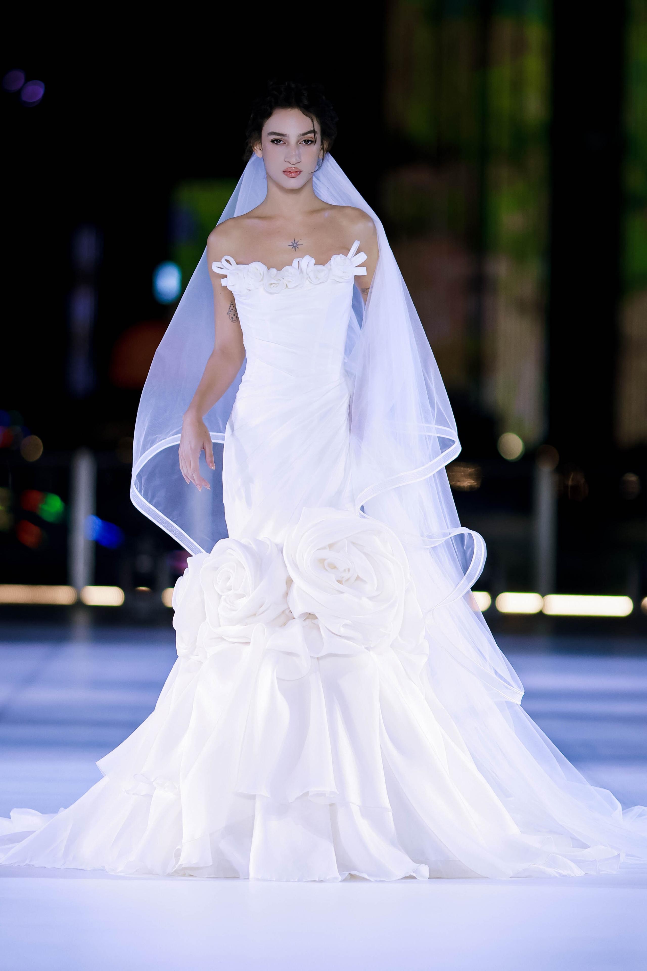 潮涌浮山灣畔 時(shí)尚綺夢啟航--2025中國（青島）國際時(shí)裝周盛大啟幕！