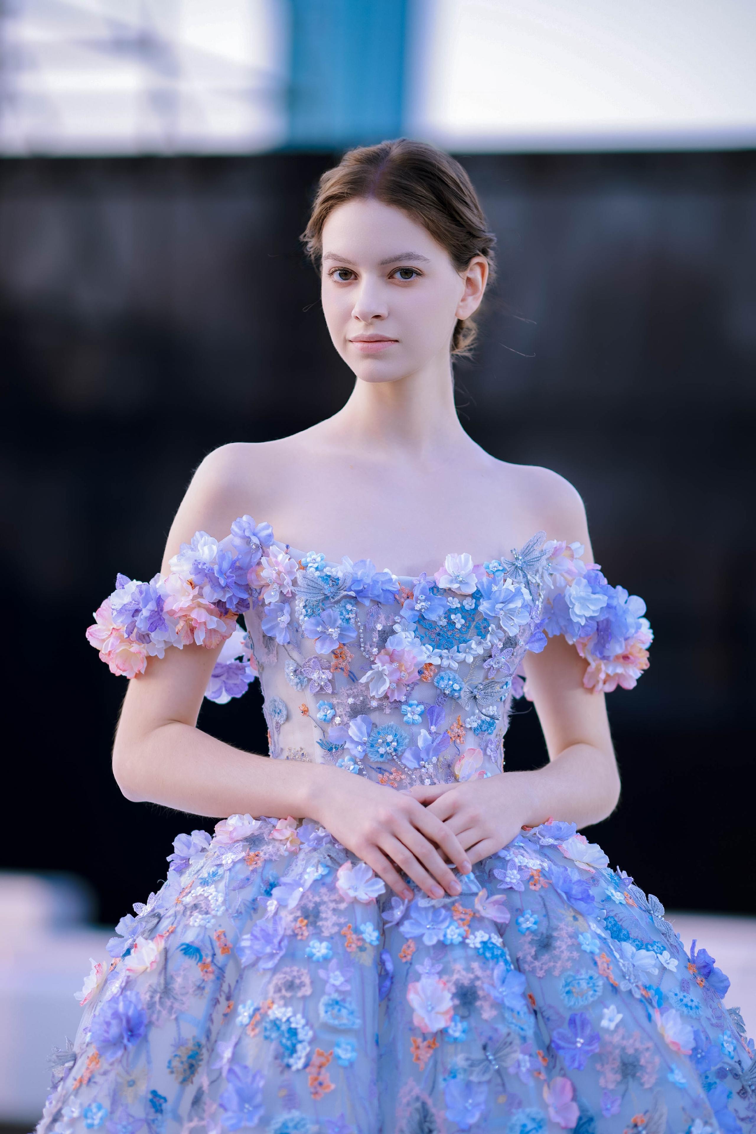 潮涌浮山灣畔 時(shí)尚綺夢啟航--2025中國（青島）國際時(shí)裝周盛大啟幕！