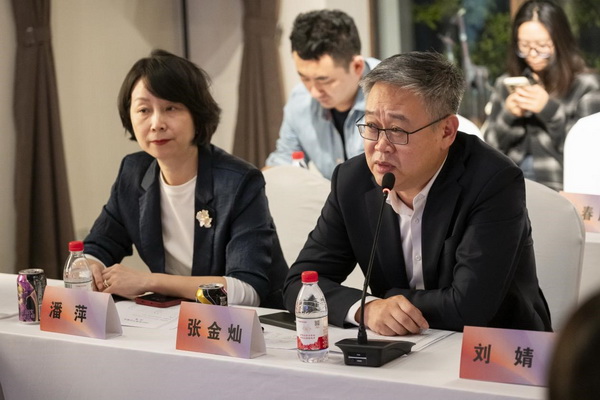  共繪時尚新藍(lán)圖--&ldquo;2025青島時尚產(chǎn)業(yè)峰會&rdquo;圓滿舉行