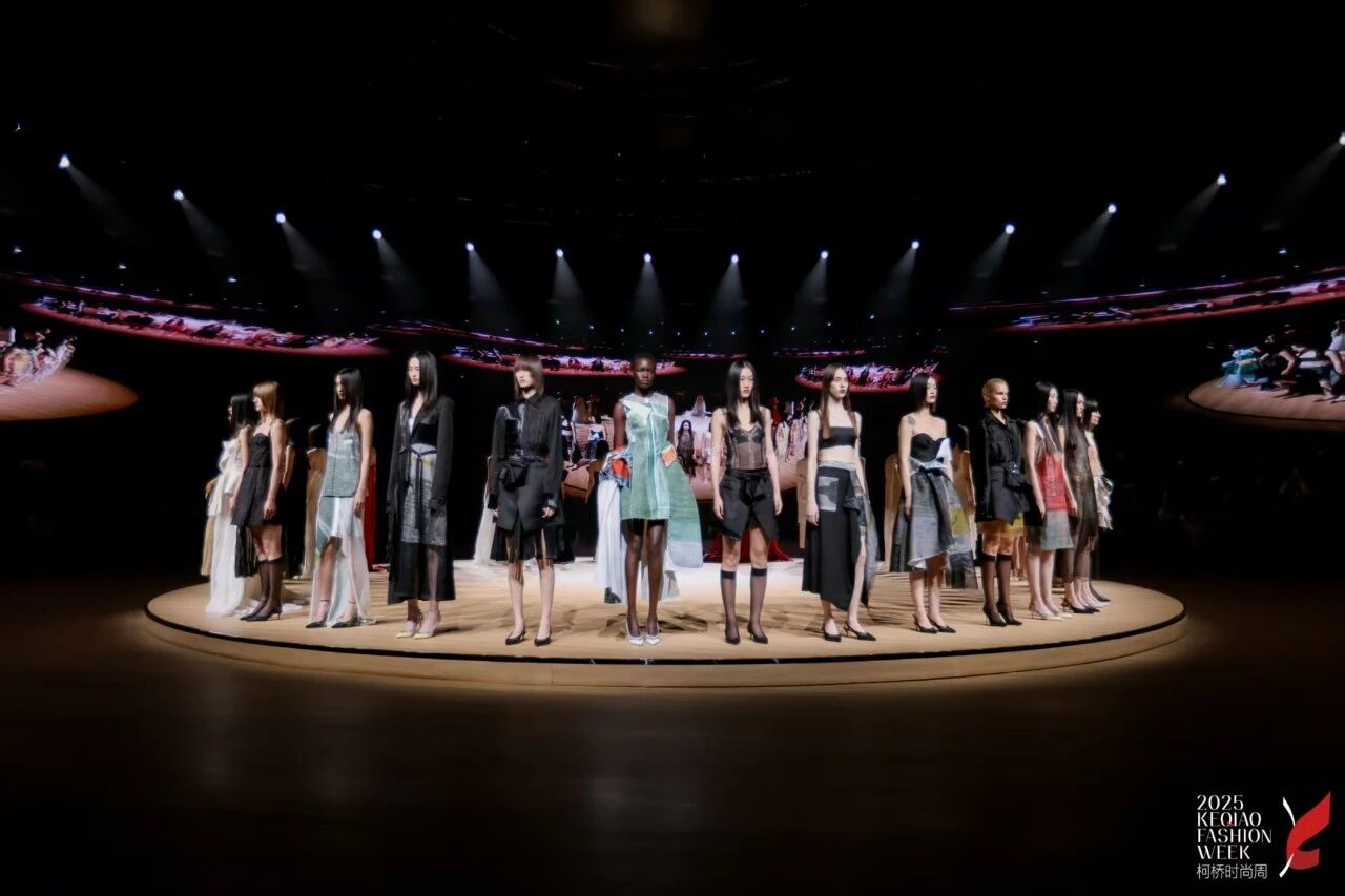2025柯橋時(shí)尚周（秋季）啟幕！十年織夢(mèng)，時(shí)尚共鳴&ldquo;洄響&rdquo;千年紡都