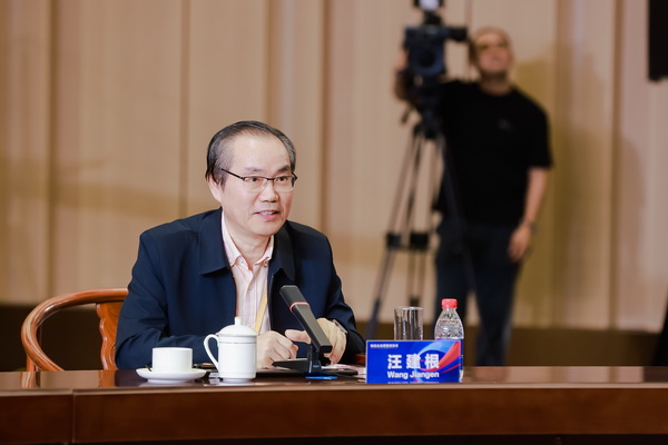 開放競合 共鏈未來--2025知名企業(yè)家圓桌會(huì)議擘畫紡織產(chǎn)業(yè)新格局