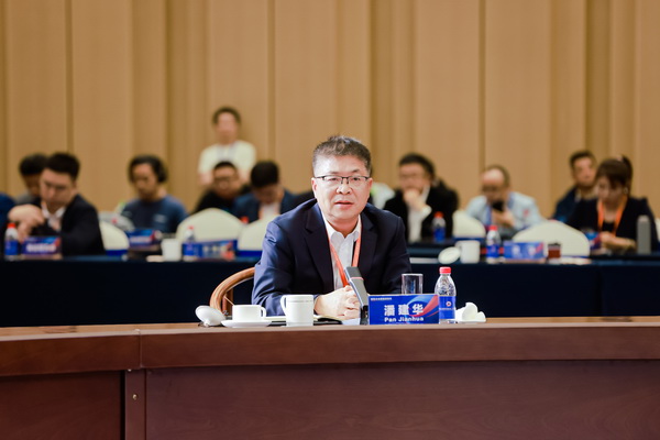 開放競合 共鏈未來--2025知名企業(yè)家圓桌會(huì)議擘畫紡織產(chǎn)業(yè)新格局