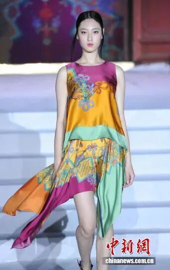 中國(guó)服裝設(shè)計(jì)師吳海燕：新中式，不止馬面裙