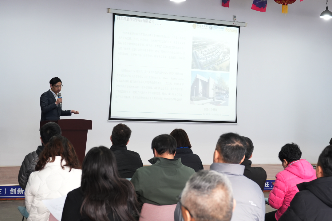 [太陽]驚蟄已到，記得吃梨。&ldquo;梨&rdquo;諧音&ldquo;離&rdquo;，寓意疾病遠(yuǎn)離、災(zāi)禍遠(yuǎn)離、不順遠(yuǎn)離，保佑自己和家人一整年平平安安、健健康康。